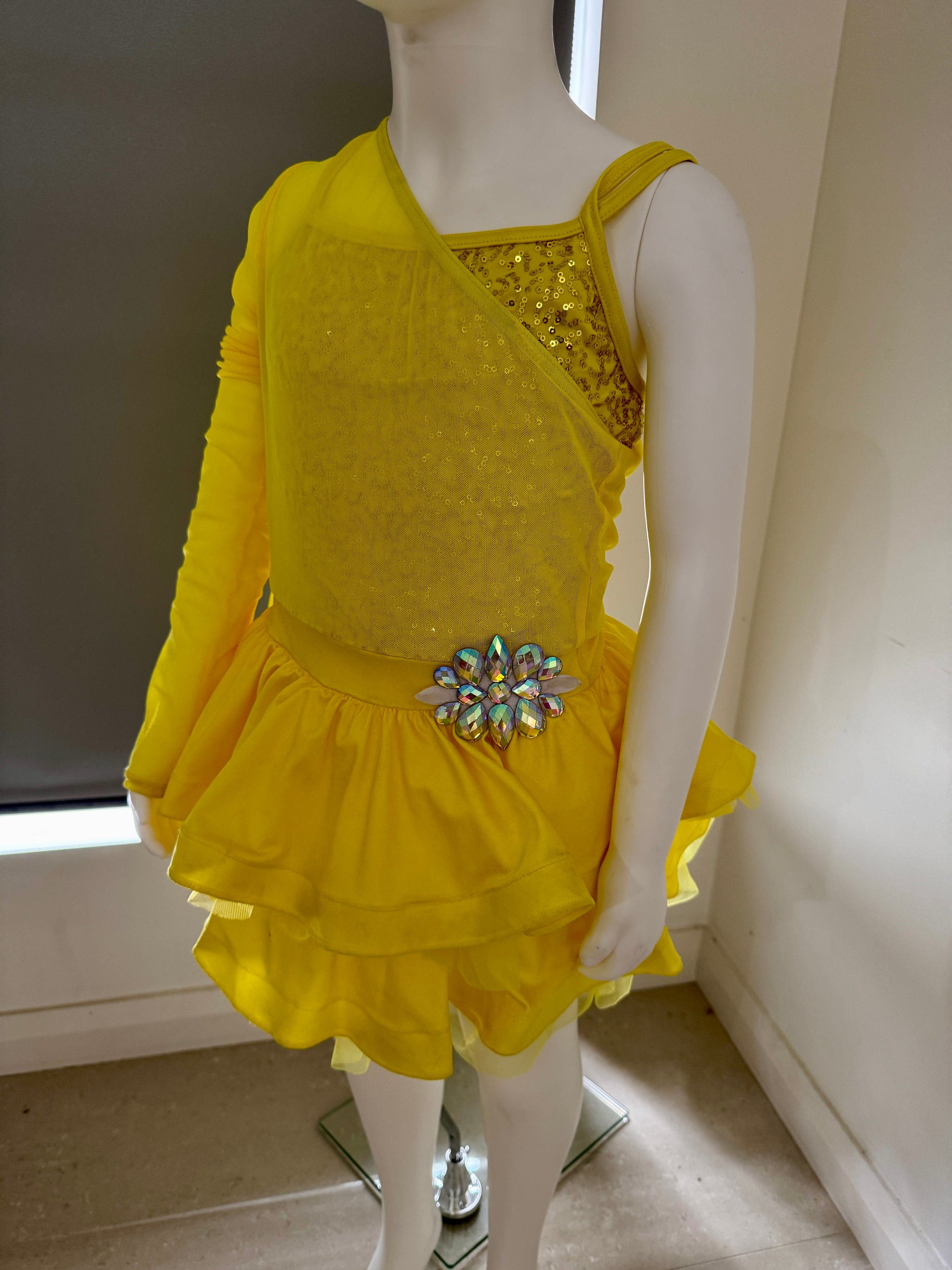 Weissman “Yellow” Costume Size MC 10/12 (Second Hand)