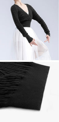 Textured knit V neck cropped long sleeve wrap