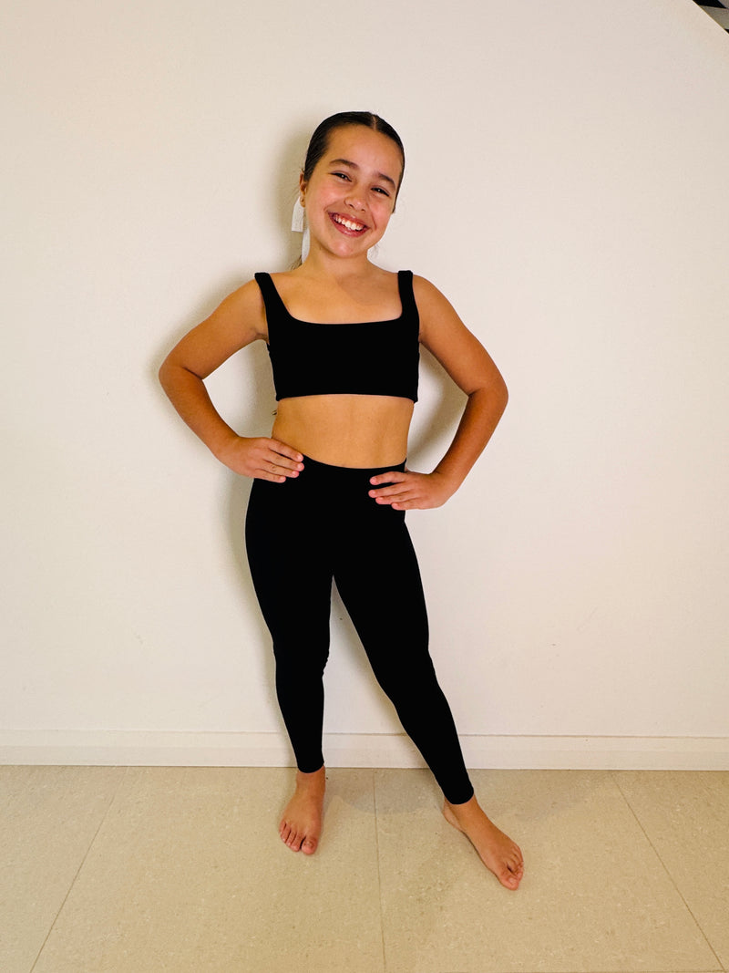 Essential Move Edge Crop Top