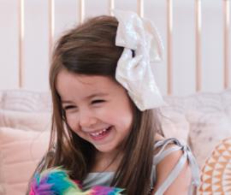 Pretty Little Dancer_Sequin Hair Bow